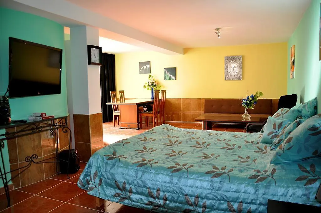 Bed and Breakfast Felix Casanova Armenime 3*,